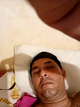 Snapshot of 125Delfin90 chatting on 10-13-25, 12:54 125Delfin90 online show from 10-13-25, 12:54