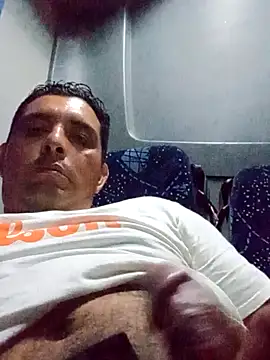 Snapshot of 125Delfin90 chatting on 11-11-25, 02:33 125Delfin90 online show from 11-11-25, 02:33