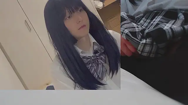 Snapshot of Mia032 chatting on 11-14-25, 03:22 Mia032 online show from 11-14-25, 03:22