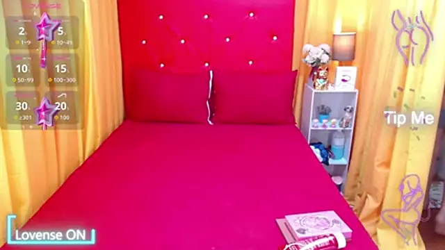 Snapshot of XxAnna_HornyxX chatting on 11-24-25, 04:18 XxAnna HornyxX online show from 11-24-25, 04:18