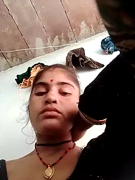 Snapshot of Sneha_sharma1 chatting on 09-09-25, 02:44 Sneha sharma1 online show from 09-09-25, 02:44