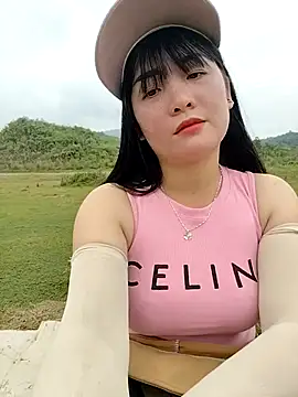 Snapshot of asian_2k chatting on 10-14-25, 02:01 asian 2k online show from 10-14-25, 02:01