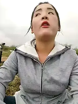 Snapshot of asian_2k chatting on 10-20-25, 12:55 asian 2k online show from 10-20-25, 12:55