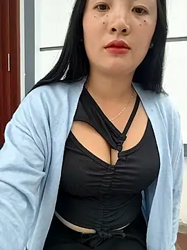 Snapshot of asian_2k chatting on 10-24-25, 11:56 asian 2k online show from 10-24-25, 11:56