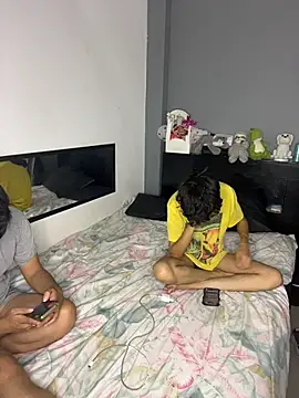 Snapshot of Kailertwink chatting on 10-31-25, 05:08 Kailertwink online show from 10-31-25, 05:08