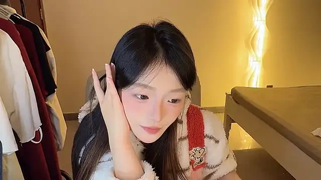 Robin-o3 online show from 10-17-25, 04:31