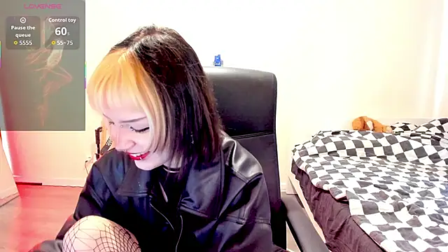 LiyaLuna online show from 11-03-25, 10:49