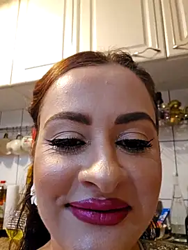 Snapshot of ShineBright88 chatting on 01-06-26, 08:23 ShineBright88 online show from 01-06-26, 08:23