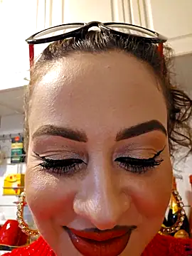 Snapshot of ShineBright88 chatting on 02-17-26, 08:59 ShineBright88 online show from 02-17-26, 08:59