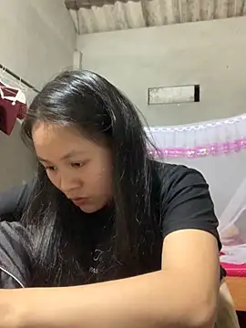 Snapshot of NhuFox chatting on 11-11-25, 12:49 NhuFox online show from 11-11-25, 12:49