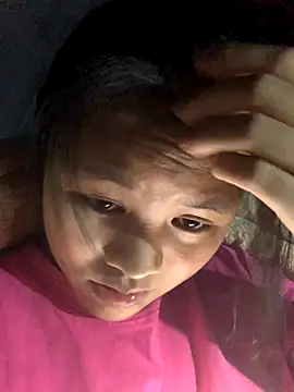 Snapshot of NhuFox chatting on 11-17-25, 12:44 NhuFox online show from 11-17-25, 12:44