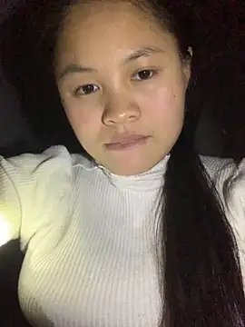 Snapshot of NhuFox chatting on 11-21-25, 12:48 NhuFox online show from 11-21-25, 12:48