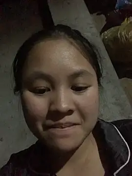 Snapshot of NhuFox chatting on 11-24-25, 01:22 NhuFox online show from 11-24-25, 01:22