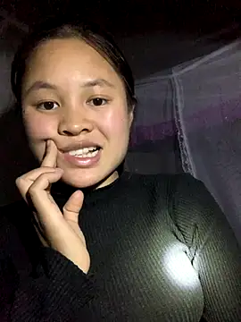 Snapshot of NhuFox chatting on 11-26-25, 01:01 NhuFox online show from 11-26-25, 01:01