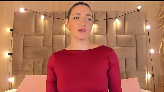 ClaradelMar online show from 11-25-25, 10:37