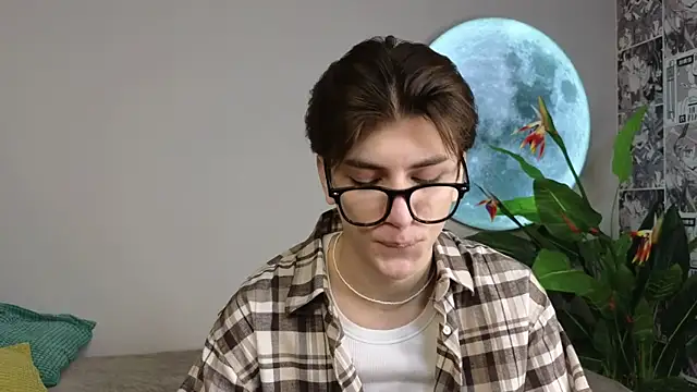 Oliver Starboy online show from 10-02-25, 05:47
