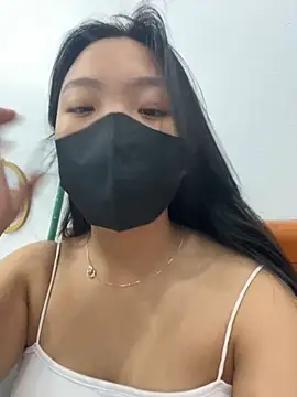 Thuylinh05 online show from 10-04-25, 03:32