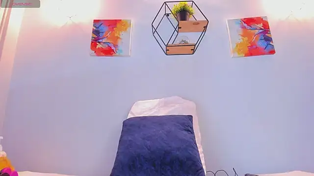 Snapshot of Violet_horny05 chatting on 11-21-25, 07:23 Violet horny05 online show from 11-21-25, 07:23