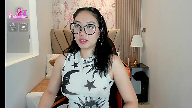 Yuna  Min online show from 09-27-25, 02:44