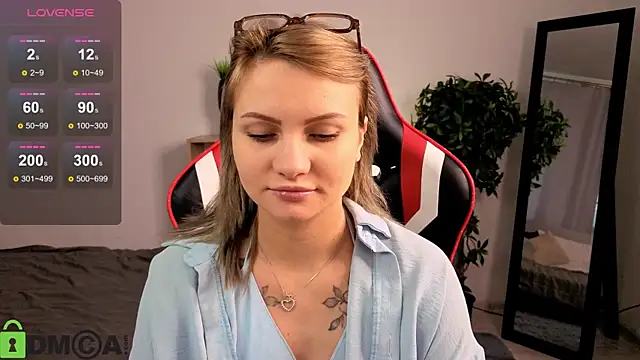 Cameronlovely  online show from 11-24-25, 10:26