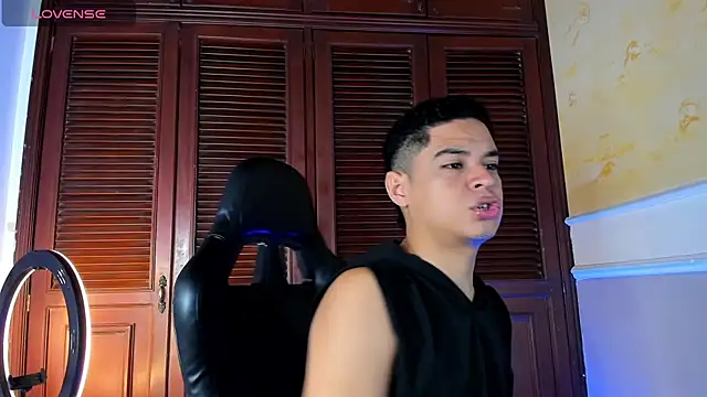 Snapshot of edy_play chatting on 10-24-25, 05:48 edy play online show from 10-24-25, 05:48