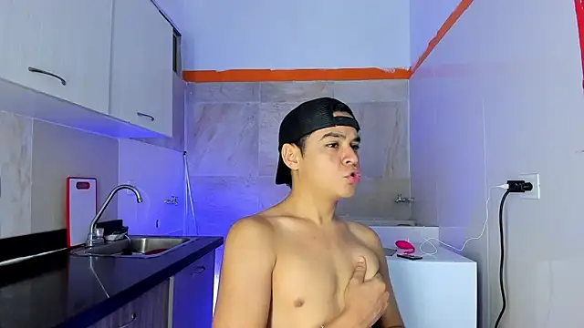 Snapshot of edy_play chatting on 11-18-25, 06:29 edy play online show from 11-18-25, 06:29