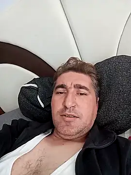 Snapshot of mert0359 chatting on 10-28-25, 08:18 mert0359 online show from 10-28-25, 08:18