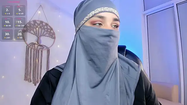 amila hagda online show from 10-30-25, 04:14