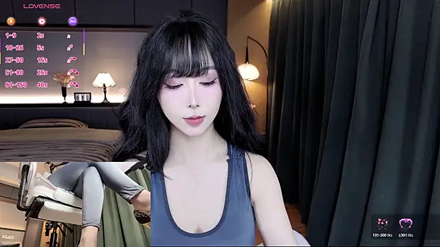 Snapshot of AYW-21 chatting on 12-16-25, 12:32 AYW-21 online show from 12-16-25, 12:32