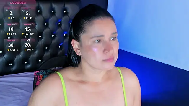 amanda noir online show from 11-22-25, 07:24