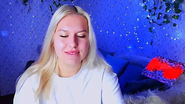 ChloeRicc online show from 10-09-25, 12:47