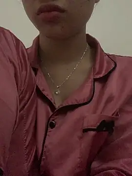 Nguyenha11 online show from 12-22-25, 09:39