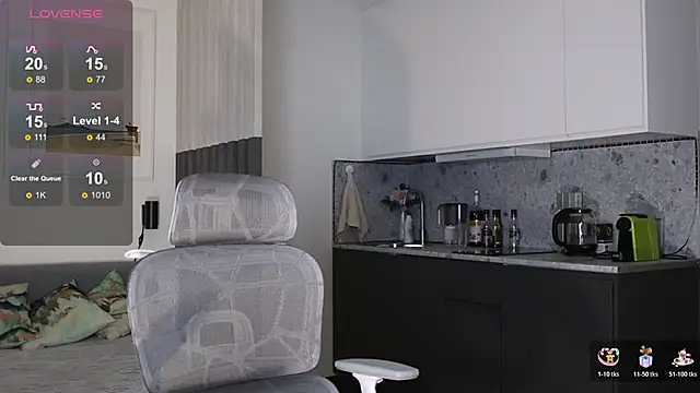 Snapshot of soguesswhat chatting on 11-11-25, 01:11 soguesswhat online show from 11-11-25, 01:11