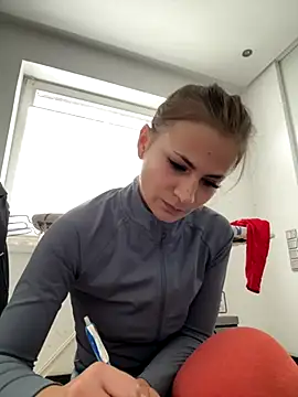 IsabellaEtha online show from 10-08-25, 12:36