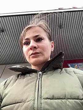 IsabellaEtha online show from 10-31-25, 10:38