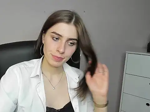 Snapshot of dreamPIA chatting on 10-21-25, 01:45 dreamPIA online show from 10-21-25, 01:45