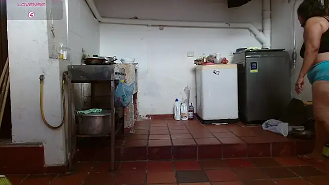 Snapshot of 18and45couple chatting on 04-01-26, 07:11 18and45couple online show from 04-01-26, 07:11