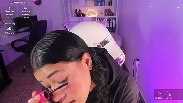 Snapshot of Ivy_nt chatting on 09-17-25, 07:15 Ivy nt online show from 09-17-25, 07:15