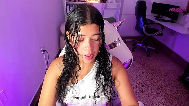 Snapshot of Ivy_nt chatting on 10-07-25, 06:16 Ivy nt online show from 10-07-25, 06:16