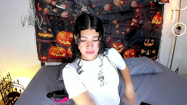 Snapshot of Ivy_nt chatting on 10-20-25, 12:49 Ivy nt online show from 10-20-25, 12:49