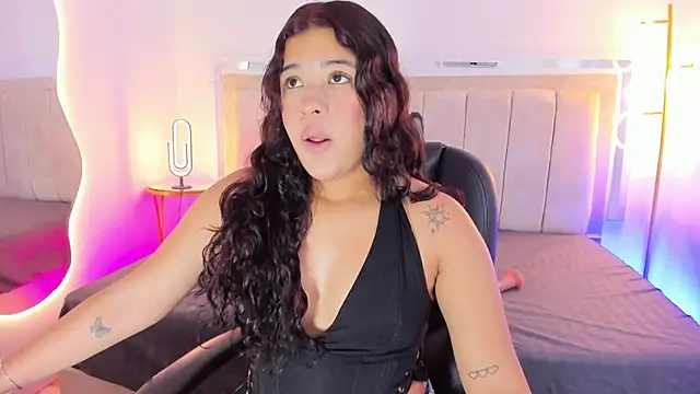 Snapshot of Ivy_nt chatting on 11-21-25, 10:14 Ivy nt online show from 11-21-25, 10:14