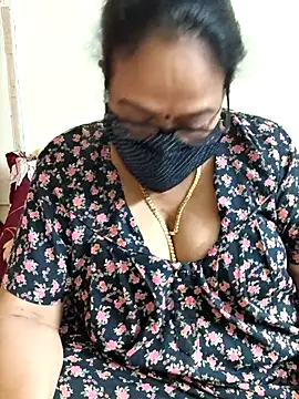 Snapshot of heera-rani chatting on 02-18-26, 04:25 heera-rani online show from 02-18-26, 04:25