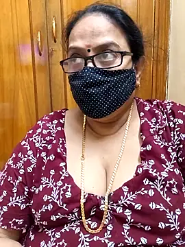 Snapshot of heera-rani chatting on 02-20-26, 07:32 heera-rani online show from 02-20-26, 07:32