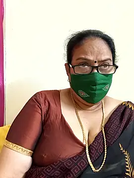 Snapshot of heera-rani chatting on 02-23-26, 04:43 heera-rani online show from 02-23-26, 04:43