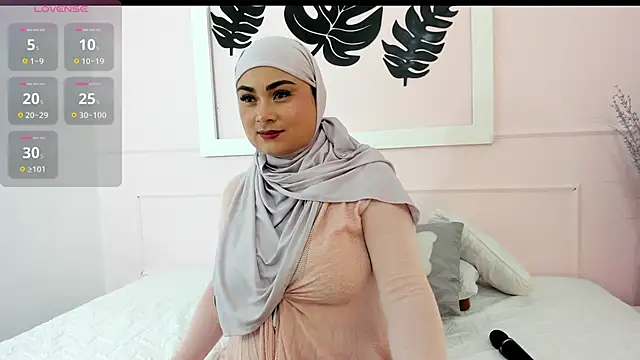 azaharaaa  online show from 09-19-25, 11:44