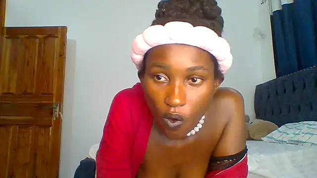 Snapshot of seductive_leex chatting on 09-18-25, 02:57 seductive leex online show from 09-18-25, 02:57