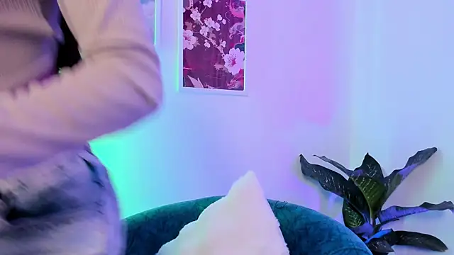 canelleGarces online show from 10-14-25, 11:16