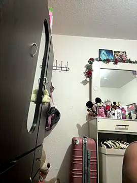 saranghae  online show from 10-18-25, 02:03