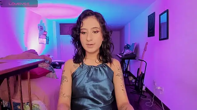 atenea dragon   online show from 10-30-25, 07:36