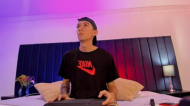 dominik thompson777 online show from 10-07-25, 03:25